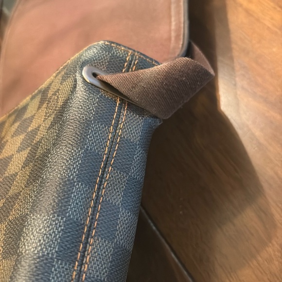Authentic Louis Vuitton Damier Ebene messenger crossbody bag - & key holder - Picture 12 of 14